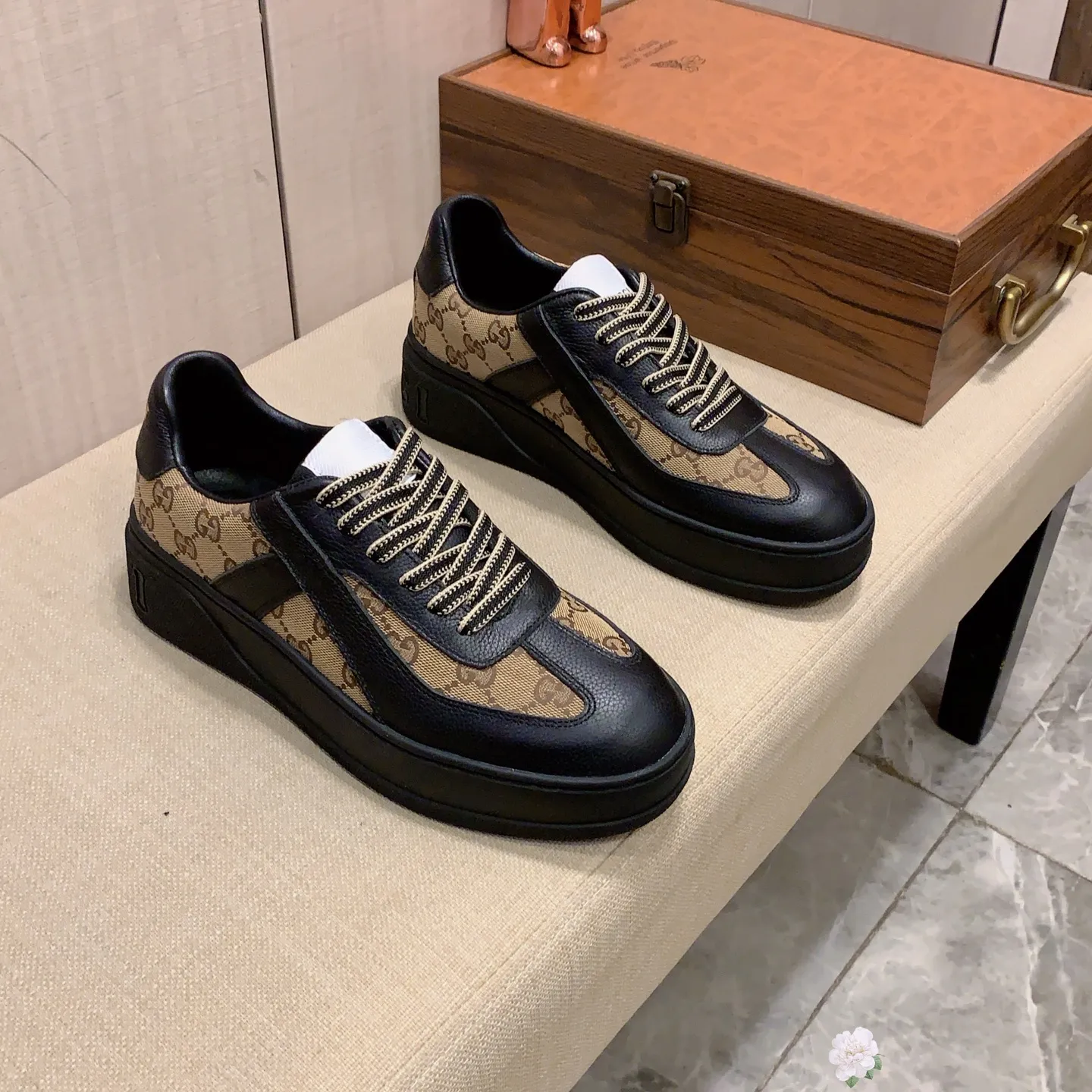 Men's men's shoes💰420💰💰🎩🎩[Lightning][Lightning] "GUCCI*" The latest and most popular casual sports shoes, top brand [seduce] luxury ~ purchasing agent, top quality ~. [Strong] The upper is made of imported breathable cowhide with material ➕ breathable sheepskin feet (•) and fine workmanship. The original stylish and stylish soft rubber wear-resistant and non-slip outsole is light and comfortable on the feet. The real thing looks better when photographed in person. 012: code: 38-44, can be customized to 45, 3️⃣ colors are available